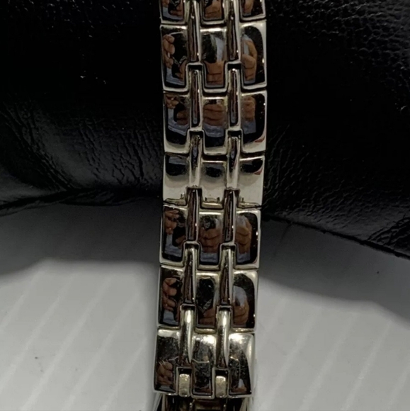 Anne Klein Women's Stainless Steel Silver Dial Quartz Watch! - Picture 5 of 5